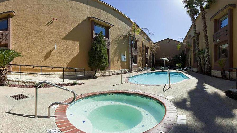 Country Inn & Suites By Radisson, Lackland Afb San Antonio , Tx المظهر الخارجي الصورة