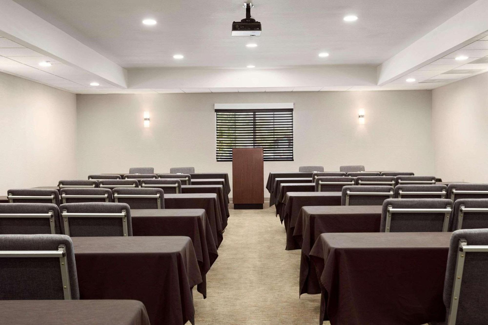 Country Inn & Suites By Radisson, Lackland Afb San Antonio , Tx المظهر الخارجي الصورة