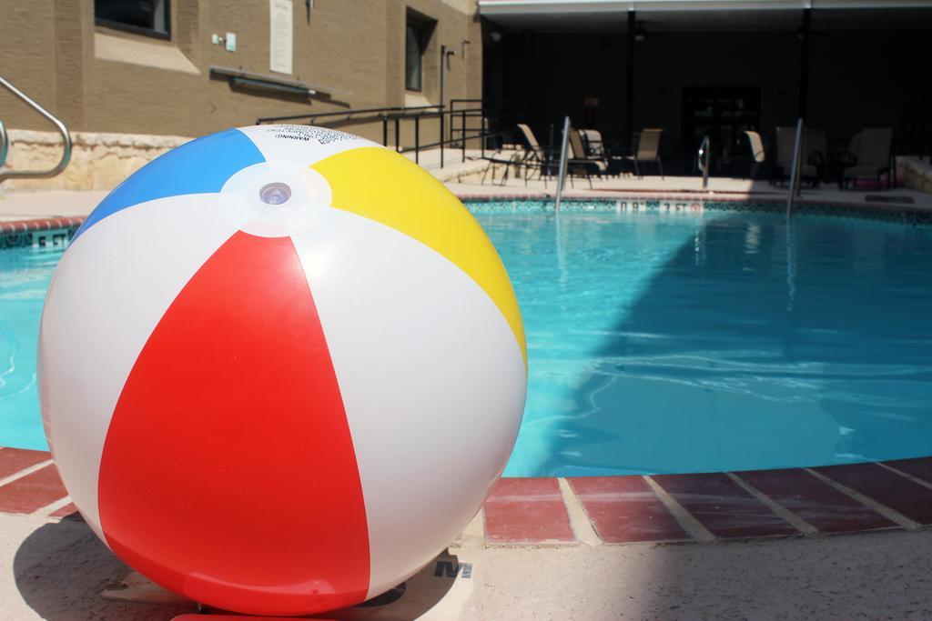Country Inn & Suites By Radisson, Lackland Afb San Antonio , Tx المظهر الخارجي الصورة